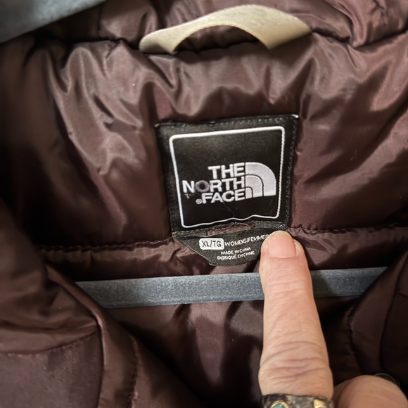 The North Face Women's Burgundy Jacket - Picture 3 of 6